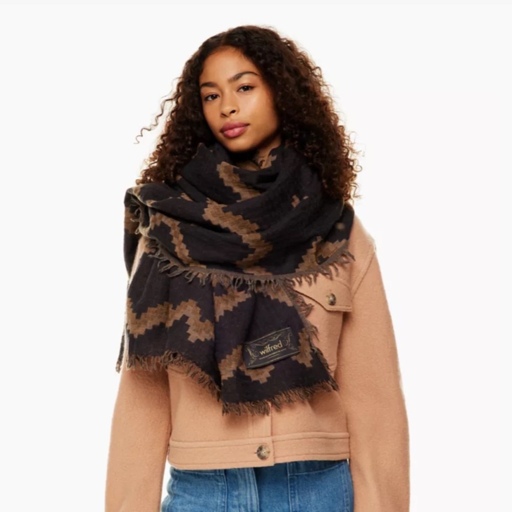 Aritzia Wilfred Blanket Scarf